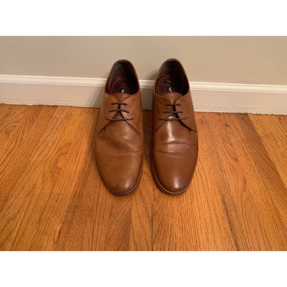 Men's gently used Red Tape brand lace-up.